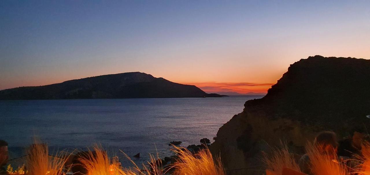 Sea & Mountain Apartment Close To Port And City Lávrion Eksteriør bilde