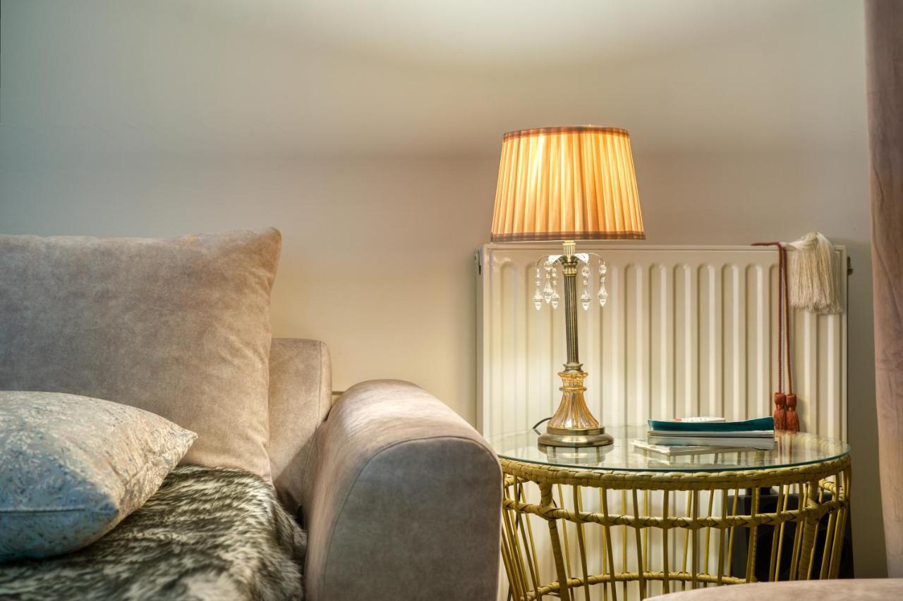 Sea & Mountain Apartment Close To Port And City Lávrion Eksteriør bilde