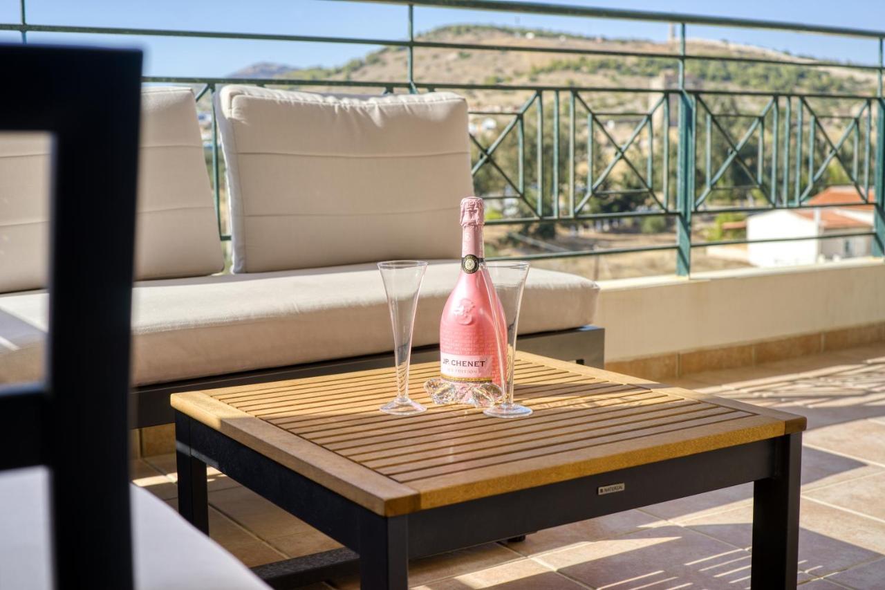 Sea & Mountain Apartment Close To Port And City Lávrion Eksteriør bilde