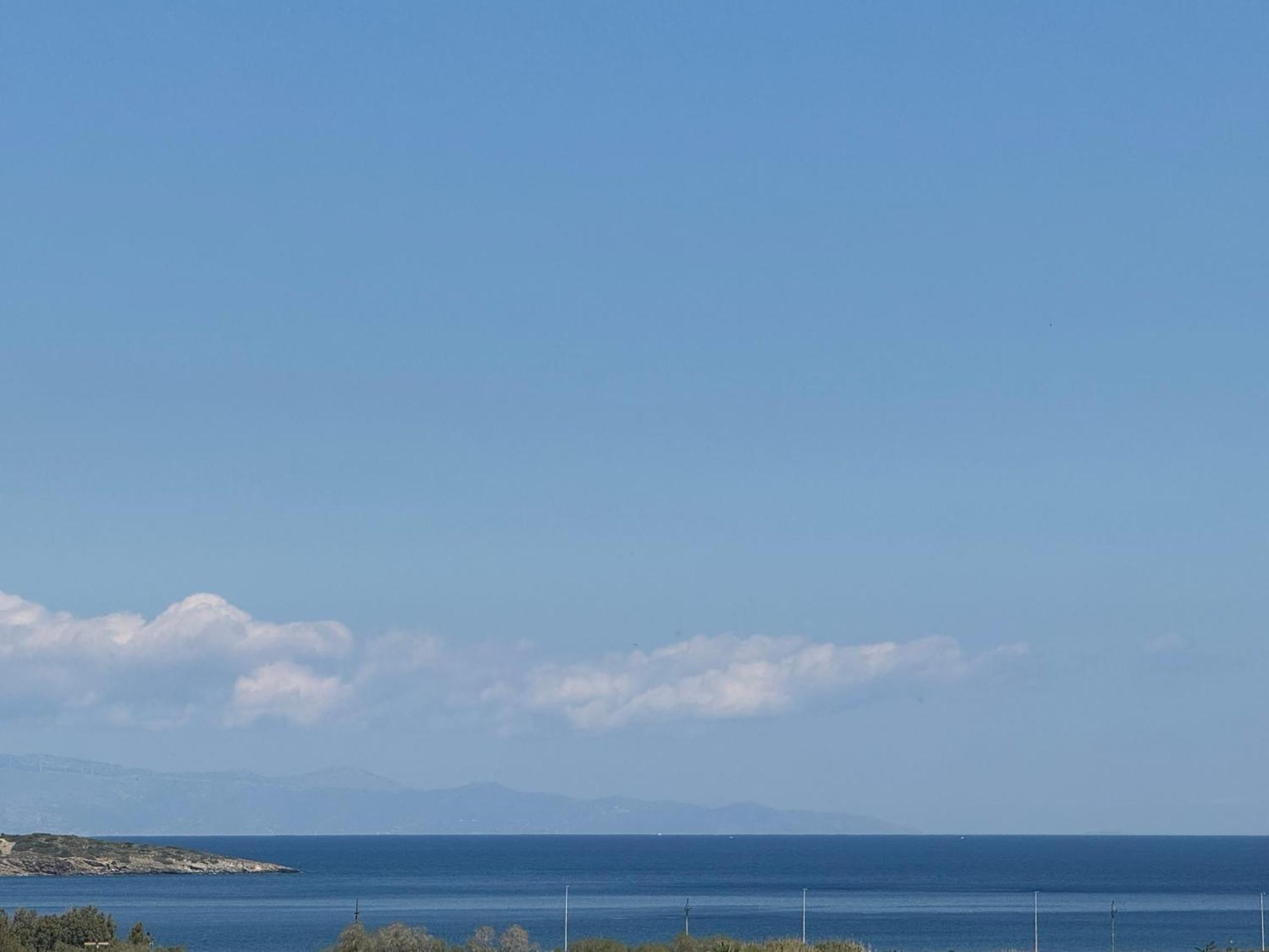 Sea & Mountain Apartment Close To Port And City Lávrion Eksteriør bilde