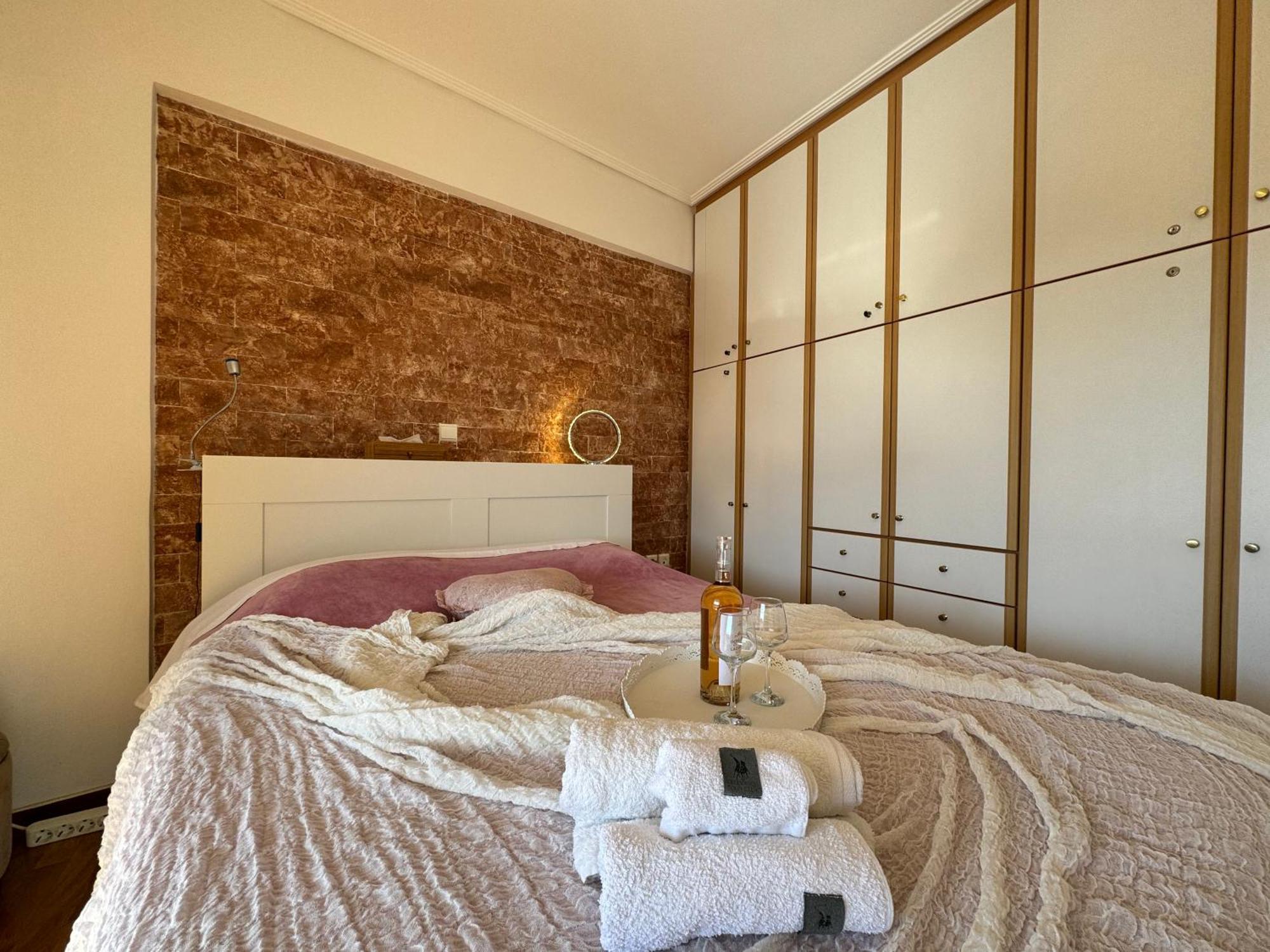 Sea & Mountain Apartment Close To Port And City Lávrion Eksteriør bilde