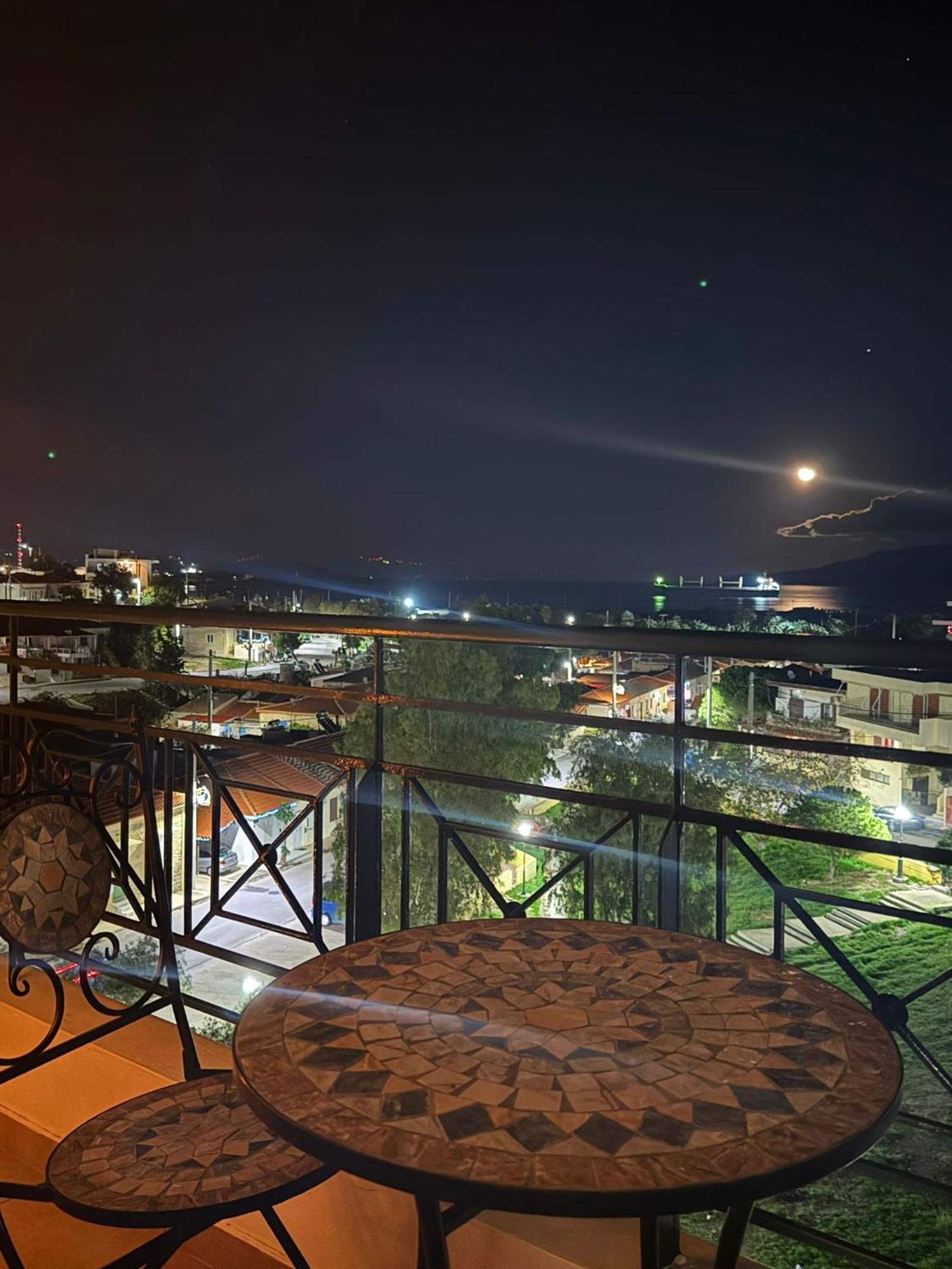Sea & Mountain Apartment Close To Port And City Lávrion Eksteriør bilde